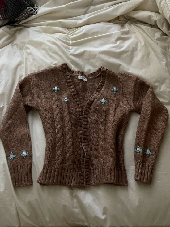 Brown Cable-Knit V-Neck Sweater with Embroidered Detail - Picture 1 of 2